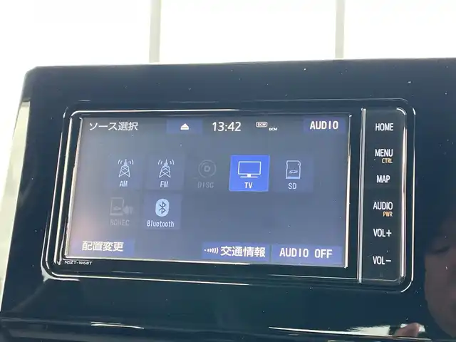 トヨタ カローラ スポーツ ハイブリッドG Z 千葉県 2019(令1)年 3.3万km ホワイトパールクリスタルシャイン 純正7インチナビ/(Bluetooth/フルセグ/CD/DVD)/バックカメラ/衝突被害軽減システム/車線逸脱警報/クルーズコントロール/横滑り防止装置/ETC/ドライブレコーダー/アイドリングストップ/LEDヘッドライト/フォグランプ/オートライト/ウィンカーミラー/電動格納ミラー/純正18インチAW/シートリフター/プッシュスタート/スマートキー/フロアマット/ドアバイザー/スペアキー/取扱説明書/保証書
