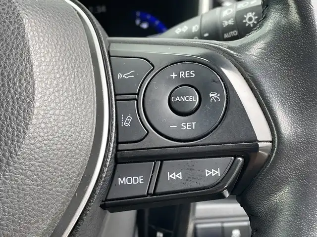 トヨタ カローラ スポーツ ハイブリッドG Z 千葉県 2019(令1)年 3.3万km ホワイトパールクリスタルシャイン 純正7インチナビ/(Bluetooth/フルセグ/CD/DVD)/バックカメラ/衝突被害軽減システム/車線逸脱警報/クルーズコントロール/横滑り防止装置/ETC/ドライブレコーダー/アイドリングストップ/LEDヘッドライト/フォグランプ/オートライト/ウィンカーミラー/電動格納ミラー/純正18インチAW/シートリフター/プッシュスタート/スマートキー/フロアマット/ドアバイザー/スペアキー/取扱説明書/保証書