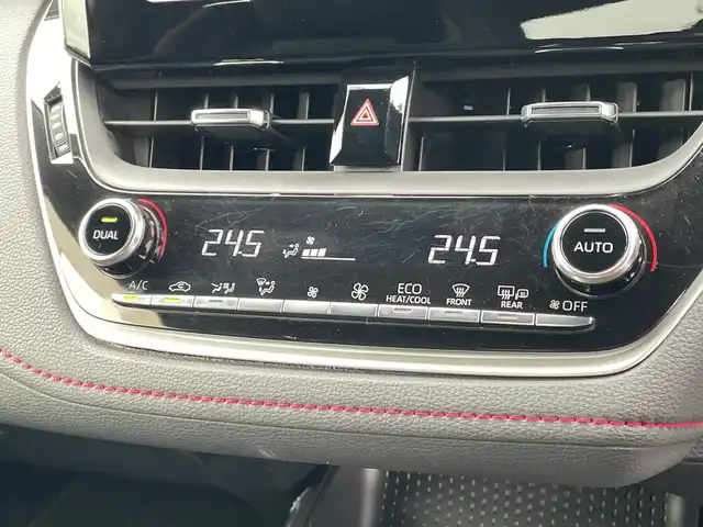 トヨタ カローラ スポーツ ハイブリッドG Z 千葉県 2019(令1)年 3.3万km ホワイトパールクリスタルシャイン 純正7インチナビ/(Bluetooth/フルセグ/CD/DVD)/バックカメラ/衝突被害軽減システム/車線逸脱警報/クルーズコントロール/横滑り防止装置/ETC/ドライブレコーダー/アイドリングストップ/LEDヘッドライト/フォグランプ/オートライト/ウィンカーミラー/電動格納ミラー/純正18インチAW/シートリフター/プッシュスタート/スマートキー/フロアマット/ドアバイザー/スペアキー/取扱説明書/保証書