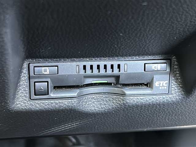 トヨタ ヤリスクロス ハイブリッド Z 茨城県 2024(令6)年 1.8万km ブラックマイカ 純正8インチナビ/パノラミックビューモニター/ビルドインETC/シートヒーター/パワーシート/ハーフレザーシート/スマートキー/プッシュスタート/トヨタセーフティセンス/レーンキープアシスト/衝突被害軽減システム/パーキングアシスト/パーキングサポートブレーキ/ロードサインアシスト/レーダークルーズコントロール/LEDオートライト/オートマチックハイビーム/USBポート/ステアリングスイッチ/ステアリングヒーター/ブレーキホールド