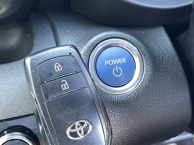 トヨタ ヤリスクロス ハイブリッド Z 茨城県 2024(令6)年 1.8万km ブラックマイカ 純正8インチナビ/パノラミックビューモニター/ビルドインETC/シートヒーター/パワーシート/ハーフレザーシート/スマートキー/プッシュスタート/トヨタセーフティセンス/レーンキープアシスト/衝突被害軽減システム/パーキングアシスト/パーキングサポートブレーキ/ロードサインアシスト/レーダークルーズコントロール/LEDオートライト/オートマチックハイビーム/USBポート/ステアリングスイッチ/ステアリングヒーター/ブレーキホールド