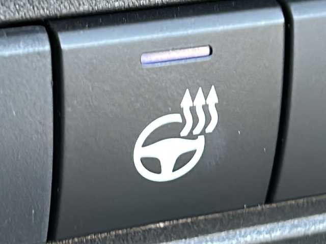 トヨタ ヤリスクロス ハイブリッド Z 茨城県 2024(令6)年 1.8万km ブラックマイカ 純正8インチナビ/パノラミックビューモニター/ビルドインETC/シートヒーター/パワーシート/ハーフレザーシート/スマートキー/プッシュスタート/トヨタセーフティセンス/レーンキープアシスト/衝突被害軽減システム/パーキングアシスト/パーキングサポートブレーキ/ロードサインアシスト/レーダークルーズコントロール/LEDオートライト/オートマチックハイビーム/USBポート/ステアリングスイッチ/ステアリングヒーター/ブレーキホールド