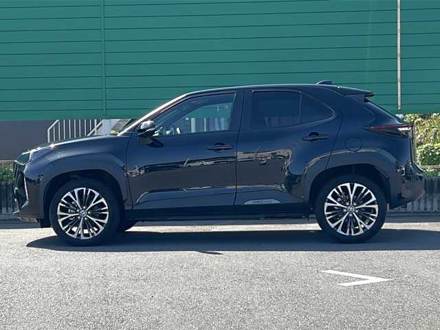 トヨタ ヤリスクロス ハイブリッド Z 茨城県 2024(令6)年 1.8万km ブラックマイカ 純正8インチナビ/パノラミックビューモニター/ビルドインETC/シートヒーター/パワーシート/ハーフレザーシート/スマートキー/プッシュスタート/トヨタセーフティセンス/レーンキープアシスト/衝突被害軽減システム/パーキングアシスト/パーキングサポートブレーキ/ロードサインアシスト/レーダークルーズコントロール/LEDオートライト/オートマチックハイビーム/USBポート/ステアリングスイッチ/ステアリングヒーター/ブレーキホールド