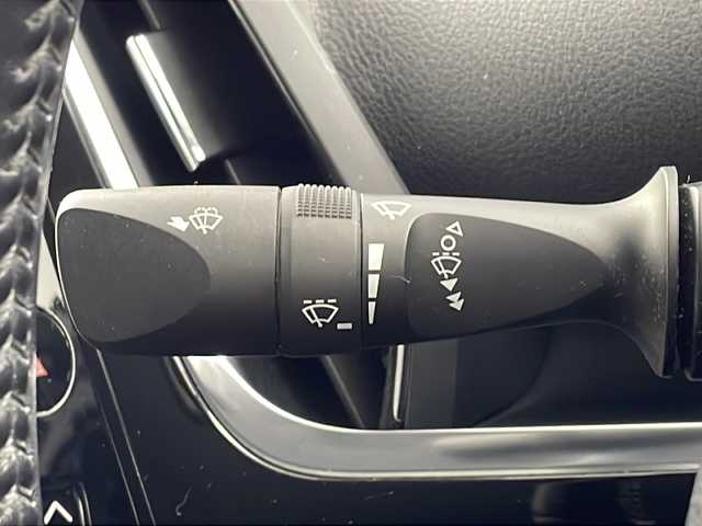 トヨタ プリウス ＰＨＶ S ナビパッケージ 岐阜県 2019(平31)年 6.9万km ホワイトパールクリスタルシャイン 純正11.6インチナビ（E6003）/（AM、FM、Bluetooth、フルセグTV、AUX）/バックカメラ/ビルトインETC2.0/純正前方ドラレコ/シートヒーター/ステアリングヒーター/クルーズコントロール/トヨタセーフティーセンス/LEDヘッドライト/オートマチックハイビーム/レーンキープアシスト