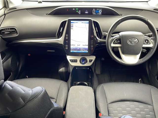 トヨタ プリウス ＰＨＶ S ナビパッケージ 岐阜県 2019(平31)年 6.9万km ホワイトパールクリスタルシャイン 純正11.6インチナビ（E6003）/（AM、FM、Bluetooth、フルセグTV、AUX）/バックカメラ/ビルトインETC2.0/純正前方ドラレコ/シートヒーター/ステアリングヒーター/クルーズコントロール/トヨタセーフティーセンス/LEDヘッドライト/オートマチックハイビーム/レーンキープアシスト