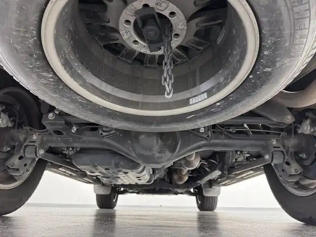トヨタ ランドクルーザー プラド TX Lパッケージ ブラックED 三重県 2021(令3)年 5.5万km ホワイトパールクリスタルシャイン 2.8L ディーゼルターボ/パートタイム4WD/MTモード付フロア6AT/アルパイン 9インチ『ビッグX』/（AM/FM/CD/DVD/TV/SD/SDREC/USB/Bluetooth/HDMI/CarPlay/AndroidAuto）/バックカメラ/ドライブレコーダー 前方/ビルトイン ETC/Toyota Safety Sense/・プリクラッシュセーフティ/・レーンディパーチャーアラート/・レーダークルコン/・オートハイビーム/・ロードサインアシスト/・先行車発進告知機能/・オートハイビーム/・ダウンヒルアシストコントロール*/・クリアランスソナー/など/装備/・【OP】ムーンルーフ/ブラックルーフレール/・本革シート（ブラック）/・シートヒーター＆ベンチレーション（D/N）/・パワーシート（D8way/N4way）/・左右独立オートエアコン/・オートライト＆ハイビーム/・LED ヘッドランプ＋フロントフォグランプ/・センターデフロック*/・2速発進機能*/・DPF手動再生機能*/・専用 純正18inAW/・保/取/ナビ取/・スマートキーx2/など/*…ディーゼルのみ