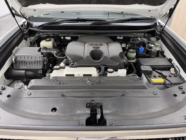 トヨタ ランドクルーザー プラド TX Lパッケージ ブラックED 三重県 2021(令3)年 5.5万km ホワイトパールクリスタルシャイン 2.8L ディーゼルターボ/パートタイム4WD/MTモード付フロア6AT/アルパイン 9インチ『ビッグX』/（AM/FM/CD/DVD/TV/SD/SDREC/USB/Bluetooth/HDMI/CarPlay/AndroidAuto）/バックカメラ/ドライブレコーダー 前方/ビルトイン ETC/Toyota Safety Sense/・プリクラッシュセーフティ/・レーンディパーチャーアラート/・レーダークルコン/・オートハイビーム/・ロードサインアシスト/・先行車発進告知機能/・オートハイビーム/・ダウンヒルアシストコントロール*/・クリアランスソナー/など/装備/・【OP】ムーンルーフ/ブラックルーフレール/・本革シート（ブラック）/・シートヒーター＆ベンチレーション（D/N）/・パワーシート（D8way/N4way）/・左右独立オートエアコン/・オートライト＆ハイビーム/・LED ヘッドランプ＋フロントフォグランプ/・センターデフロック*/・2速発進機能*/・DPF手動再生機能*/・専用 純正18inAW/・保/取/ナビ取/・スマートキーx2/など/*…ディーゼルのみ