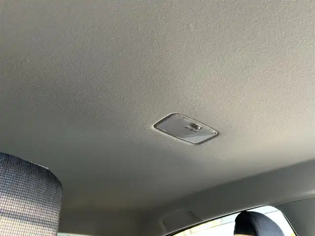 トヨタ ヴィッツ F 福岡県 2015(平27)年 7.7万km ホワイトパールクリスタルシャイン SDナビ(BT、Bカメラ、フルセグTV、CD/DVD、AUX)/純正フロアマット/横滑り防止/社外ETC/スマートキー