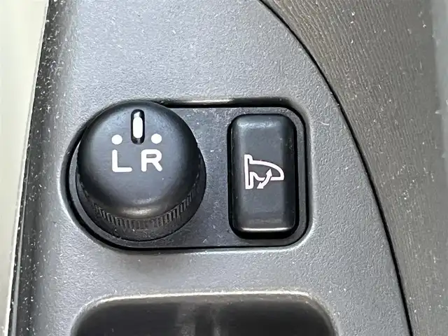 ダイハツ タント L 岡山県 2017(平29)年 7.8万km コットンアイボリー 登録時走行距離77910Km/社外7V型ナビ/ワンセグTV（AM.FM.CD.DVD.TV.SD）/ETC/両側スライドドア/ミラクルオープンドア/横滑り防止装置/アイドリングストップ/フロアマット/リモコンキー