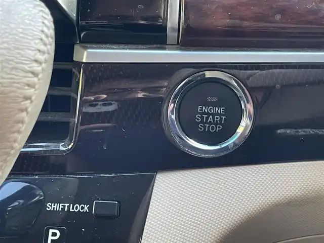 トヨタ エスティマ アエラス 東京都 2013(平25)年 9.2万km ホワイトパールクリスタルシャイン