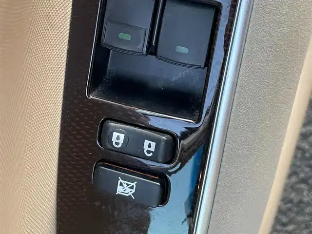 トヨタ エスティマ アエラス 東京都 2013(平25)年 9.2万km ホワイトパールクリスタルシャイン