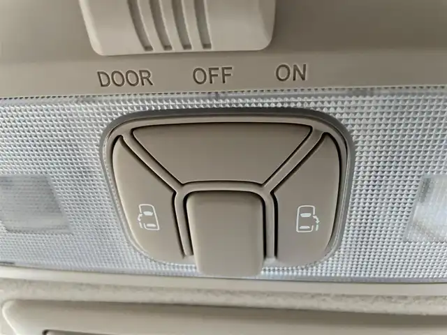 トヨタ エスティマ アエラス 東京都 2013(平25)年 9.2万km ホワイトパールクリスタルシャイン