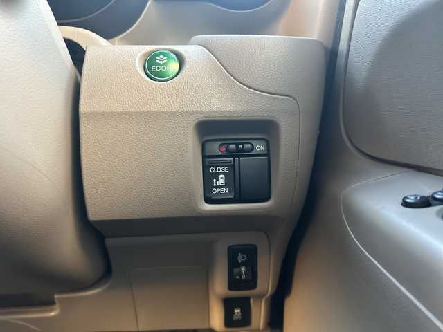 ホンダ Ｎ ＢＯＸ G Lパッケージ 富山県 2012(平24)年 9.2万km クールミストメタリック スマートキー/パワースライドドア/純正メモリーナビ(VXM-164CSi)/CD/BT/デジタルTV/バックカメラ/ETC/電格ミラー/前後ドラレコ(ZDR016)/プッシュスタート/ステアリングスイッチ/ヘッドライトレベライザー/コンビニフック/アイドリングストップ/コンビニフック/横滑り防止装置/純正14インチAW/取説・ナビ取説/社外AWスタッドレス車載(155/65R14)