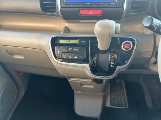 ホンダ Ｎ ＢＯＸ G Lパッケージ 富山県 2012(平24)年 9.2万km クールミストメタリック スマートキー/パワースライドドア/純正メモリーナビ(VXM-164CSi)/CD/BT/デジタルTV/バックカメラ/ETC/電格ミラー/前後ドラレコ(ZDR016)/プッシュスタート/ステアリングスイッチ/ヘッドライトレベライザー/コンビニフック/アイドリングストップ/コンビニフック/横滑り防止装置/純正14インチAW/取説・ナビ取説/社外AWスタッドレス車載(155/65R14)