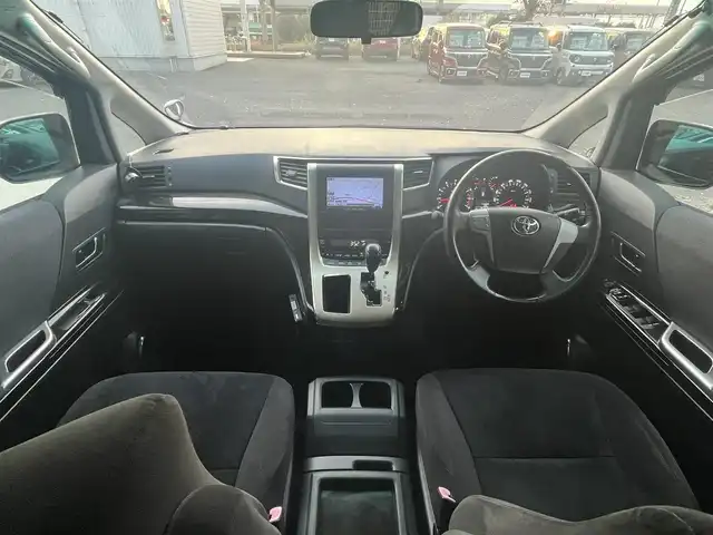 トヨタ アルファード 240S プライムセレⅡ ゴールド 栃木県 2011(平23)年 9.7万km ホワイトパールクリスタルシャイン (株)IDOMが運営する【じしゃロン宇都宮店】の自社ローン対象車両になります。こちらは現金ご利用時の価格です。自社ローンご希望の方は別途その旨お申付け下さい。/サンルーフ/フリップダウンモニター/社外ナビ/バックカメラ/両側パワースライドドア/フルセグ/Ｂｌｕｅｔｏｏｔｈ/ＥＴＣ/スマートキー/パワーバックドア/ＨＩＤヘッドライト/オートライト