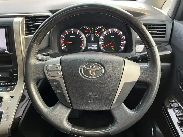 トヨタ アルファード 240S プライムセレⅡ ゴールド 栃木県 2011(平23)年 9.7万km ホワイトパールクリスタルシャイン (株)IDOMが運営する【じしゃロン宇都宮店】の自社ローン対象車両になります。こちらは現金ご利用時の価格です。自社ローンご希望の方は別途その旨お申付け下さい。/サンルーフ/フリップダウンモニター/社外ナビ/バックカメラ/両側パワースライドドア/フルセグ/Ｂｌｕｅｔｏｏｔｈ/ＥＴＣ/スマートキー/パワーバックドア/ＨＩＤヘッドライト/オートライト