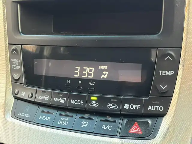 トヨタ アルファード 240S プライムセレⅡ ゴールド 栃木県 2011(平23)年 9.7万km ホワイトパールクリスタルシャイン (株)IDOMが運営する【じしゃロン宇都宮店】の自社ローン対象車両になります。こちらは現金ご利用時の価格です。自社ローンご希望の方は別途その旨お申付け下さい。/サンルーフ/フリップダウンモニター/社外ナビ/バックカメラ/両側パワースライドドア/フルセグ/Ｂｌｕｅｔｏｏｔｈ/ＥＴＣ/スマートキー/パワーバックドア/ＨＩＤヘッドライト/オートライト