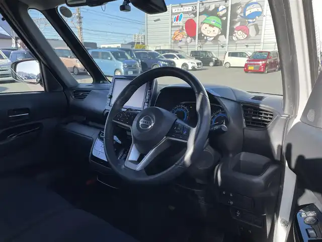 日産 ルークス ハイウェイスター Gターボ 滋賀県 2020(令2)年 5.3万km ホワイトパール 純正９インチナビ/(CD/DVD/USB/Bluetooth/フルセグTV)/プロパイロット/アラウンドビューモニター/クリアランスソナー/レーダークルーズコントロール/両側パワースライドドア/ETC/ドライブレコーダー/ステアリングスイッチ/オートライト/オートハイビーム/LEDヘッドライト/スペアキー