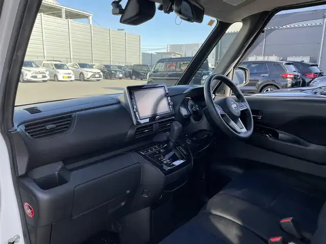 日産 ルークス ハイウェイスター Gターボ 滋賀県 2020(令2)年 5.3万km ホワイトパール 純正９インチナビ/(CD/DVD/USB/Bluetooth/フルセグTV)/プロパイロット/アラウンドビューモニター/クリアランスソナー/レーダークルーズコントロール/両側パワースライドドア/ETC/ドライブレコーダー/ステアリングスイッチ/オートライト/オートハイビーム/LEDヘッドライト/スペアキー