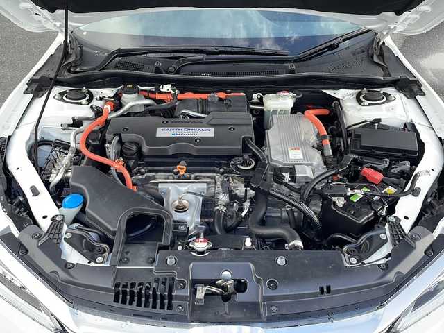 ホンダ アコード ハイブリッド EX 岩手県 2017(平29)年 2万km ホワイトオーキッドパール ワンオーナー/純正ナビ(CD/DVD/ラジオ/HDMI/USB/BT)/フルセグテレビ/バックカメラ/前席シートヒーター/前席パワーシート(D席メモリー機能付き)/ハーフレザーシート/衝突軽減ブレーキ/車線維持支援システム/レーダークルーズコントロール/コーナーセンサー/横滑り防止機能/パドルシフト/LEDヘッドライト/フォグランプ/純正18inアルミホイール/純正フロアマット/プッシュスタート/スマートキー(×2)/ステアリングスイッチ/電動格納ミラー/ウィンカーミラー/ドアバイザー/取説＆保証書