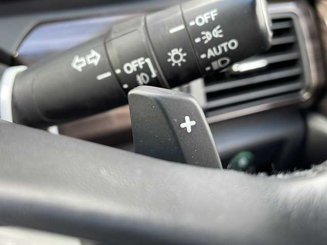 ホンダ アコード ハイブリッド EX 岩手県 2017(平29)年 2万km ホワイトオーキッドパール ワンオーナー/純正ナビ(CD/DVD/ラジオ/HDMI/USB/BT)/フルセグテレビ/バックカメラ/前席シートヒーター/前席パワーシート(D席メモリー機能付き)/ハーフレザーシート/衝突軽減ブレーキ/車線維持支援システム/レーダークルーズコントロール/コーナーセンサー/横滑り防止機能/パドルシフト/LEDヘッドライト/フォグランプ/純正18inアルミホイール/純正フロアマット/プッシュスタート/スマートキー(×2)/ステアリングスイッチ/電動格納ミラー/ウィンカーミラー/ドアバイザー/取説＆保証書