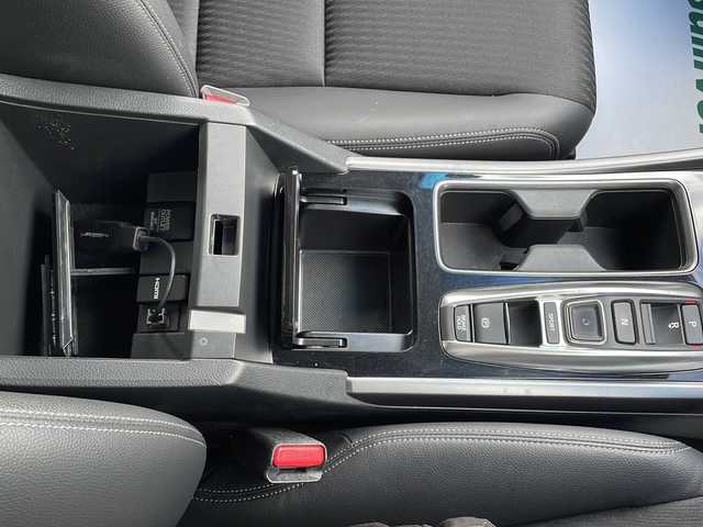 ホンダ アコード ハイブリッド EX 岩手県 2017(平29)年 2万km ホワイトオーキッドパール ワンオーナー/純正ナビ(CD/DVD/ラジオ/HDMI/USB/BT)/フルセグテレビ/バックカメラ/前席シートヒーター/前席パワーシート(D席メモリー機能付き)/ハーフレザーシート/衝突軽減ブレーキ/車線維持支援システム/レーダークルーズコントロール/コーナーセンサー/横滑り防止機能/パドルシフト/LEDヘッドライト/フォグランプ/純正18inアルミホイール/純正フロアマット/プッシュスタート/スマートキー(×2)/ステアリングスイッチ/電動格納ミラー/ウィンカーミラー/ドアバイザー/取説＆保証書