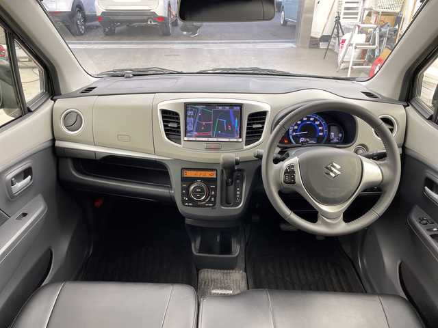 スズキ ワゴンＲ FZ 兵庫県 2016(平28)年 3.6万km ブルーイッシュブラックパール3 ・純正ナビ/・レザー調シートカバー/・シートヒーター/・純正フロアマット/・衝突軽減ブレーキ/・LEDヘッドライト/・横滑り防止/・アイドリングストップ/・ステアリングスイッチ/・社外14インチアルミホイール/・スマートキー/・スペアキー/・プッシュスタート/・取扱説明書/・保証書/・ドアバイザー