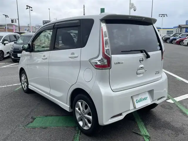 日産 デイズ ハイウェイスターX 長崎県 2017(平29)年 10.7万km ホワイトパール 全方位カメラ/純正ナビ/アラウンドビューモニター/エマージェンシーブレーキ/オートライト/ＨＩＤ/スマートキー/スペアキー/オートハイビーム/ステアリングスイッチ/横滑り防止