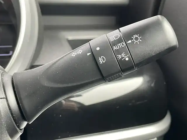 スズキ スペーシア カスタム HYBRID XS 千葉県 2021(令3)年 6.4万km ピュアホワイトP 社外メモリーナビ/フルセグＴＶ/両側パワースライドドア/ＥＴＣ/ハーフレザー/ＢＬＵＥＴＯＯＴＨ/バックカメラ/レーダークルーズコントロール/前席シートヒーター/純正アルミホイール/４ＷＤ