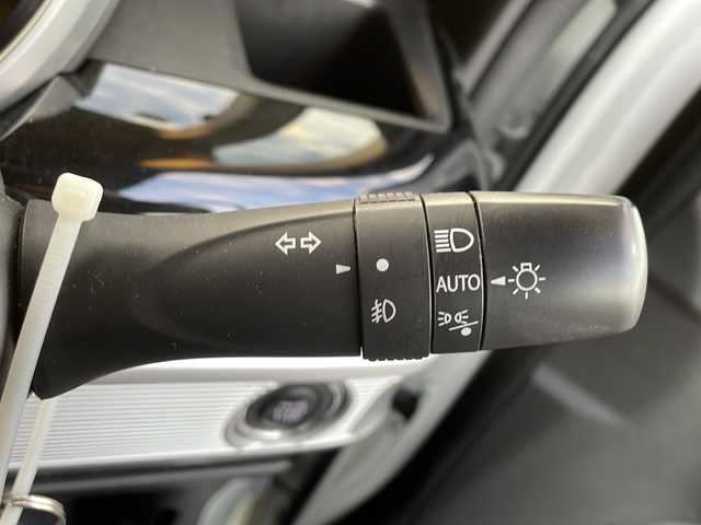 スズキ スペーシア カスタム HYBRID XS 新潟県 2021(令3)年 6.4万km ピュアホワイトP ４ＷＤ/社外メモリーナビ：AVIC-RW81/バックカメラ/両側パワースライドドア/レーダークルーズコントロール/レーンキープアシスト/衝突軽減システム/ハーフレザー/前席シートヒーター/ＥＴＣ/純正アルミホイール