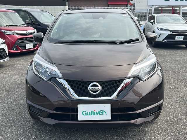 日産 ノート X Vセレクション 富山県 2020(令2)年 1.7万km サファイアブラック ワンオーナー/スマートキー（２本）/衝突安全ブレーキ/9インチ社外ナビ（X9Z）/フルセグTV/DVD再生/Bluetooth/ETC/バックカメラ/純正14インチAW/純正フロア/横滑り防止装置/アイドリングストップ/電動格納ウィンカーミラー/車線逸脱防止/保証書/取扱説明書/車載タイヤ（スタッドレス185/70R14）
