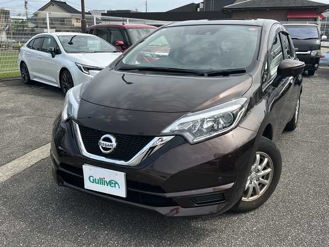日産 ノート X Vセレクション 富山県 2020(令2)年 1.7万km サファイアブラック ワンオーナー/スマートキー（２本）/衝突安全ブレーキ/9インチ社外ナビ（X9Z）/フルセグTV/DVD再生/Bluetooth/ETC/バックカメラ/純正14インチAW/純正フロア/横滑り防止装置/アイドリングストップ/電動格納ウィンカーミラー/車線逸脱防止/保証書/取扱説明書/車載タイヤ（スタッドレス185/70R14）