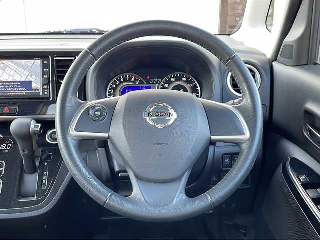 日産 デイズ ルークス ハイウェイスター Xターボ 道北・旭川 2018(平30)年 1.9万km スターリングシルバーメタリック 4WDターボ/純正ナビ/CD/BT/TV/アラウンドビューモニター/片側パワースライドドア/禁煙車/衝突軽減ブレーキ/横滑り防止/レーンキープアシスト/オートライト/オートマチックハイビーム/スペアキー/LEDヘッドライト/シートヒーター/本革巻きステアリング/ステアリングリモコン/取説/保証書/フォグランプ/ウィンカーミラー/ドアバイザー/純正フロアマット