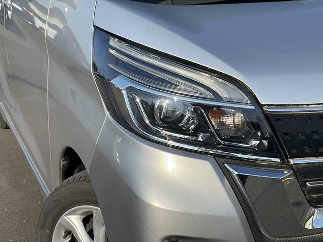 日産 デイズ ルークス ハイウェイスター Xターボ 道北・旭川 2018(平30)年 1.9万km スターリングシルバーメタリック 4WDターボ/純正ナビ/CD/BT/TV/アラウンドビューモニター/片側パワースライドドア/禁煙車/衝突軽減ブレーキ/横滑り防止/レーンキープアシスト/オートライト/オートマチックハイビーム/スペアキー/LEDヘッドライト/シートヒーター/本革巻きステアリング/ステアリングリモコン/取説/保証書/フォグランプ/ウィンカーミラー/ドアバイザー/純正フロアマット
