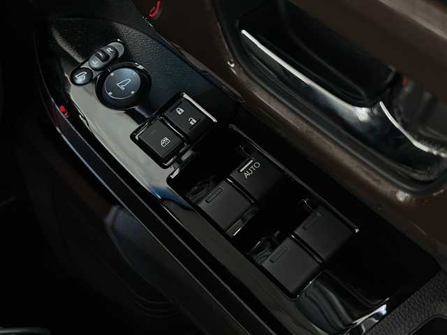 ホンダ Ｎ ＢＯＸ G･L ホンダセンシング カッパーブラウンスタイル 富山県 2019(令1)年 6.5万km プラチナホワイトパール 禁煙車　/純正ＳＤナビ　/地デジ　/ホンダセンシング　/両側電動スライドドア　/バックカメラ　/コーナーセンサー/２トーンカラー　/ＬＥＤヘッドライト　/レーダークルーズコントロール　/スマートキー　/純正アルミホイール/純正オーディオ/ウィンカーミラー/電動格納ミラー/アイドリングストップ/ビルトイETC/プッシュスタート