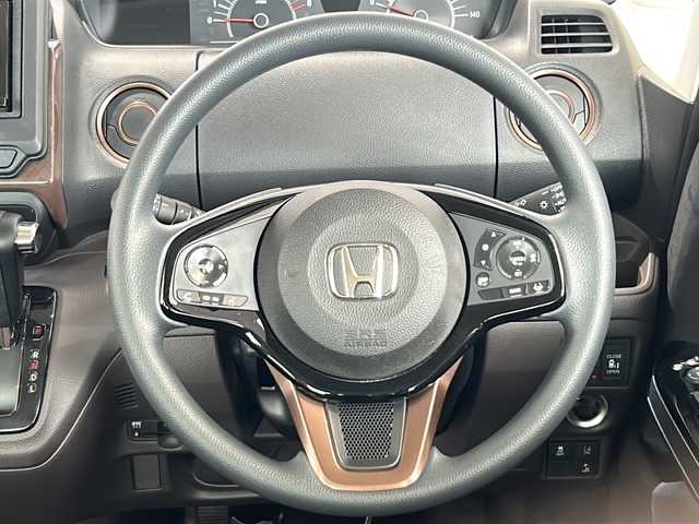ホンダ Ｎ ＢＯＸ G･L ホンダセンシング カッパーブラウンスタイル 富山県 2019(令1)年 6.5万km プラチナホワイトパール 禁煙車　/純正ＳＤナビ　/地デジ　/ホンダセンシング　/両側電動スライドドア　/バックカメラ　/コーナーセンサー/２トーンカラー　/ＬＥＤヘッドライト　/レーダークルーズコントロール　/スマートキー　/純正アルミホイール/純正オーディオ/ウィンカーミラー/電動格納ミラー/アイドリングストップ/ビルトイETC/プッシュスタート