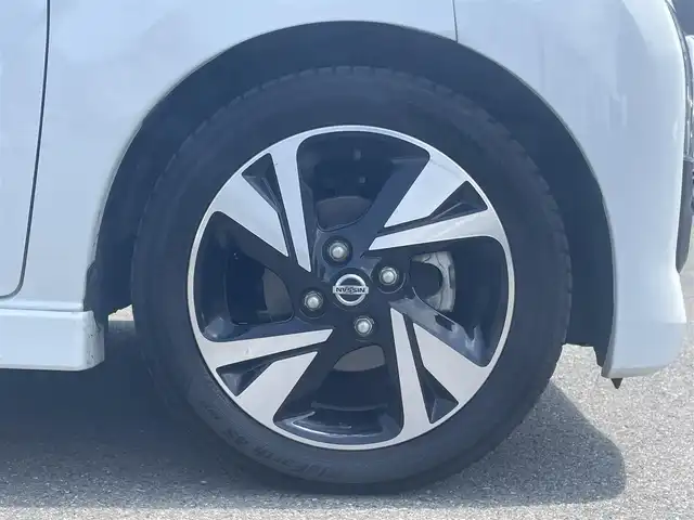 日産 デイズ ハイウェイスターG ターボ 群馬県 2021(令3)年 7万km ホワイトパール 安全装備/・衝突軽減ブレーキ/・アラウンドビューモニター/・コーナーセンサー/・オートライト/・オートマチックハイビーム/・横滑り防止/・SOSコール/純正９インチナビ/・AM/FM/CD/DVD/・Bluetooth/NSV/・SD/フルセグTV/LEDヘッドライト/LEDフォグランプ/ドライブレコーダー前後/ETC/純正ドアバイザー/純正フロアマット/スマートキー/プッシュスタート
