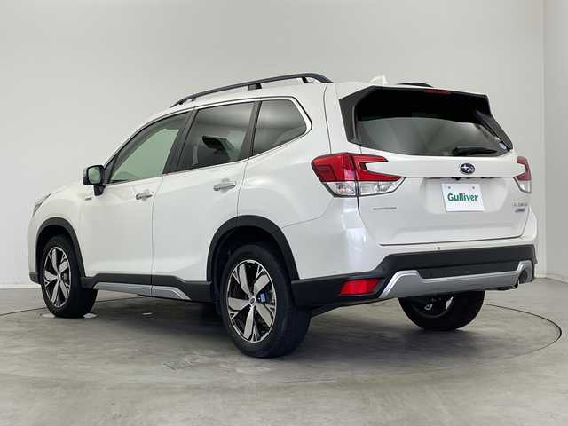 スバル フォレスター ハイブリッド アドバンス 新潟県 2021(令3)年 4.4万km クリスタルホワイトP 4WD/純正メモリナビ/　フルセグTV/Bluetooth/CD/DVD/USB/レーダークルーズコントロール/衝突被害軽減ブレーキ/レーンキープアシスト/後方コーナーセンサー/前席パワーシート/ハーフレザーシート/全席シートヒーター/パワーバックドア/ドライブレコーダー/バックモニター/ETC/LEDヘッドライト/横滑り防止装置/オートライト/D席メモリーシート/ステアリングヒーター/パドルシフト/デジタルインナーミラー/BSM(ブラインドスポットモニター)/ステアリングスイッチ/レザーステアリング/禁煙車