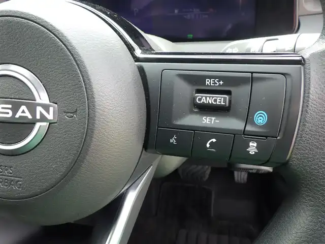 日産 ノート X 千葉県 2020(令2)年 4.9万km ブリリアントシルバー エマージェンシーブレーキ/プロパイロット/インテリジェントクルーズコントロール/インテリジェントルームミラー/ワイヤレス充電/9インチ純正コネクトナビ/地デジTV/【Bluetooth接続】/アラウンドビューモニター/ドライブレコーダー（DH5-S）/ステアリングスイッチ/ETC（2.0）/LEDヘッドライト/フォグライト/ウインカーミラー/コーナーセンサー/サイド/カーテンエアバッグ/インテリジェントキー