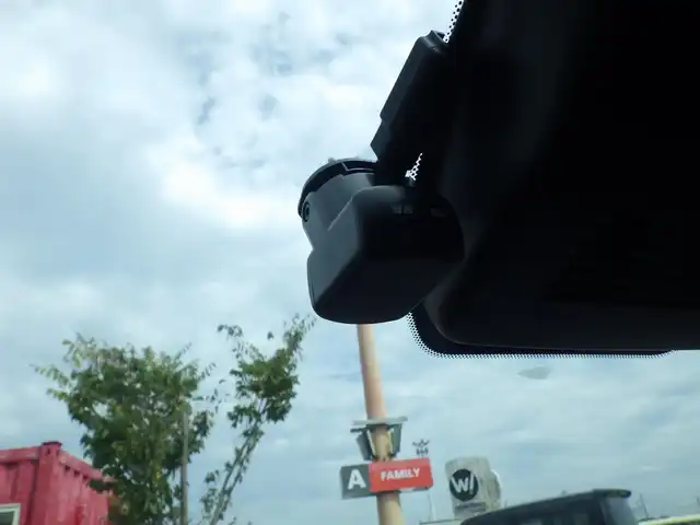 日産 ノート X 千葉県 2020(令2)年 4.9万km ブリリアントシルバー エマージェンシーブレーキ/プロパイロット/インテリジェントクルーズコントロール/インテリジェントルームミラー/ワイヤレス充電/9インチ純正コネクトナビ/地デジTV/【Bluetooth接続】/アラウンドビューモニター/ドライブレコーダー（DH5-S）/ステアリングスイッチ/ETC（2.0）/LEDヘッドライト/フォグライト/ウインカーミラー/コーナーセンサー/サイド/カーテンエアバッグ/インテリジェントキー