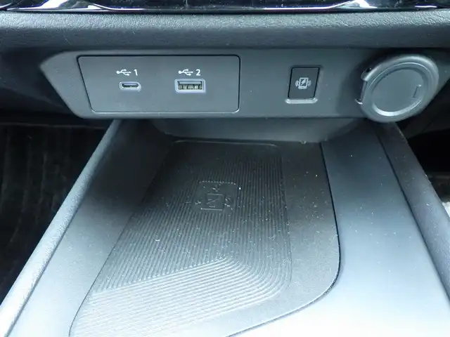 日産 ノート X 千葉県 2020(令2)年 4.9万km ブリリアントシルバー エマージェンシーブレーキ/プロパイロット/インテリジェントクルーズコントロール/インテリジェントルームミラー/ワイヤレス充電/9インチ純正コネクトナビ/地デジTV/【Bluetooth接続】/アラウンドビューモニター/ドライブレコーダー（DH5-S）/ステアリングスイッチ/ETC（2.0）/LEDヘッドライト/フォグライト/ウインカーミラー/コーナーセンサー/サイド/カーテンエアバッグ/インテリジェントキー