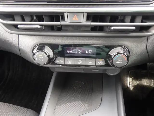 日産 ノート X 千葉県 2020(令2)年 4.9万km ブリリアントシルバー エマージェンシーブレーキ/プロパイロット/インテリジェントクルーズコントロール/インテリジェントルームミラー/ワイヤレス充電/9インチ純正コネクトナビ/地デジTV/【Bluetooth接続】/アラウンドビューモニター/ドライブレコーダー（DH5-S）/ステアリングスイッチ/ETC（2.0）/LEDヘッドライト/フォグライト/ウインカーミラー/コーナーセンサー/サイド/カーテンエアバッグ/インテリジェントキー