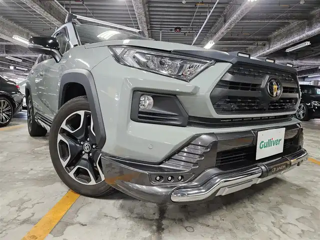 トヨタ ＲＡＶ４ アドベンチャー 香川県 2020(令2)年 7万km アッシュグレーメタリック/アーバンカーキ 〇ワンオーナー/〇４WD/〇純正9インチナビ/〇フルセグTV/〇バックカメラ/〇ビルトインETC2.0/〇ドライブレコーダー/〇全車速追従機能付クルーズコントロール/〇コーナーセンサー/〇セーフティセンス/〇ブラインドスポットモニター/〇3灯式LEDヘッドランプ/〇革巻きステアリングホイール/〇合皮スポーティシート/〇パワーシート/〇純正19インチアルミホイール/〇2トーンルーフ/〇エアロパーツ/〇スマートエントリー/スタートシステム/〇禁煙車