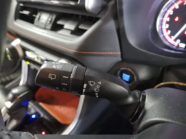 トヨタ ＲＡＶ４ アドベンチャー 香川県 2020(令2)年 7万km アッシュグレーメタリック/アーバンカーキ 4WD/ワンオーナー/純正9型ナビ/フルセグTV/バックカメラ/ビルトインETC2.0/純正ドライブレコーダー/レーダークルーズコントロール/クリアランスソナー/セーフティセンス/・衝突被害軽減ブレーキ/・車線逸脱防止支援システム/・オートマチックハイビーム/・標識認識システム/先行車発進告知機能/LEDヘッドランプ/革巻きステアリング/ステアリングヒーター/合皮スポーティシート/前席エアシート/ヒーター/運転席パワーシート/純正JAOSプロテクター(F/S/Rピラー)/純正19インチアルミホイール/スマートキー/プッシュエンジンスタート/禁煙車