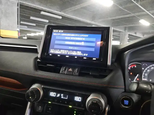 トヨタ ＲＡＶ４ アドベンチャー 香川県 2020(令2)年 7万km アッシュグレーメタリック/アーバンカーキ 4WD/ワンオーナー/純正9型ナビ/フルセグTV/バックカメラ/ビルトインETC2.0/純正ドライブレコーダー/レーダークルーズコントロール/クリアランスソナー/セーフティセンス/・衝突被害軽減ブレーキ/・車線逸脱防止支援システム/・オートマチックハイビーム/・標識認識システム/先行車発進告知機能/LEDヘッドランプ/革巻きステアリング/ステアリングヒーター/合皮スポーティシート/前席エアシート/ヒーター/運転席パワーシート/純正JAOSプロテクター(F/S/Rピラー)/純正19インチアルミホイール/スマートキー/プッシュエンジンスタート/禁煙車