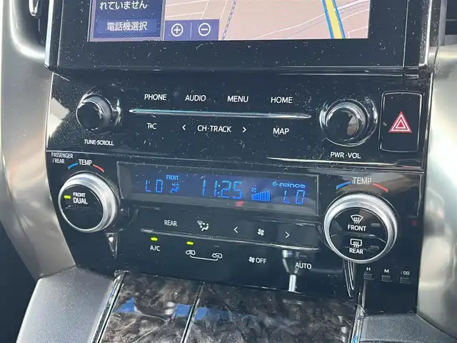 トヨタ アルファード S タイプゴールドⅢ 滋賀県 2022(令4)年 5万km ブラック 純正9インチナビ/【Bluetooth/Miracast/USB】/サンルーフ/両側パワースライドドア/トヨタセーフティセンス/・プリクラッシュセーフティ/・レーダークルーズコントロール/・レーンディパーチャーアラート/・オートマチックハイビーム/バックカメラ/LEDヘッドライト/ブラインドスポットモニター/クリアランスソナー/ハーフレザーシート/ビルトインETC/前後ドライブレコーダー/純正フロアマット/プッシュスタート/スマートキー/ステアリングリモコン