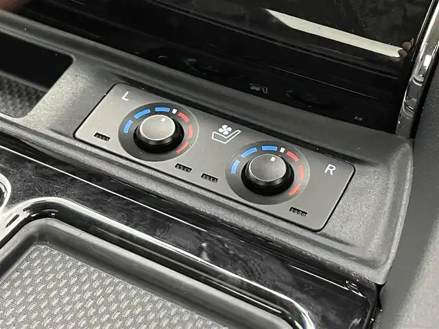 トヨタ アルファード S Cパッケージ 埼玉県 2021(令3)年 4.7万km ホワイトパールクリスタルシャイン サンルーフ　純正９型ナビ　ＡＣ１００Ｖ　三眼　両側パワースライドドア　シートヒーター　ベンチレーション　前後ドライブレコーダー　パワーシート　電動リアゲート　フルセグＴＶ　ＥＴＣ