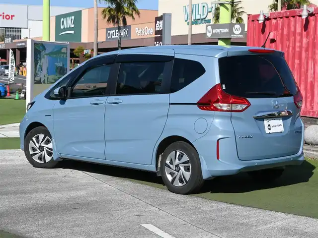 ホンダ フリード ハイブリット G ホンダセンシング 千葉県 2022(令4)年 2.5万km シーグラスブルーパール ホンダセンシング/・衝突軽減ブレーキ（CMBS）/・車線維持支援システム（LKAS）/・アダプティブクルーズコントロール（ACC）/・後方誤発進抑制機能/・誤発進抑制機能/両側パワースライドドア/純正メモリーナビ/地デジTV/【DVD/CD再生機能　Bluetooth接続】/バックカメラ/ドライブレコーダー（前後撮影）/ETC/LEDヘッドライト/ウインカーミラー/リアコーナーセンサー/Honda スマートキー
