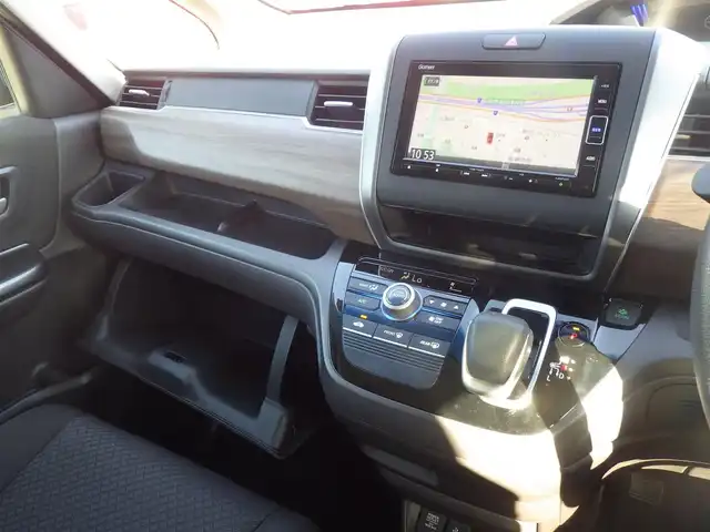 ホンダ フリード ハイブリット G ホンダセンシング 千葉県 2022(令4)年 2.5万km シーグラスブルーパール ホンダセンシング/・衝突軽減ブレーキ（CMBS）/・車線維持支援システム（LKAS）/・アダプティブクルーズコントロール（ACC）/・後方誤発進抑制機能/・誤発進抑制機能/両側パワースライドドア/純正メモリーナビ/地デジTV/【DVD/CD再生機能　Bluetooth接続】/バックカメラ/ドライブレコーダー（前後撮影）/ETC/LEDヘッドライト/ウインカーミラー/リアコーナーセンサー/Honda スマートキー