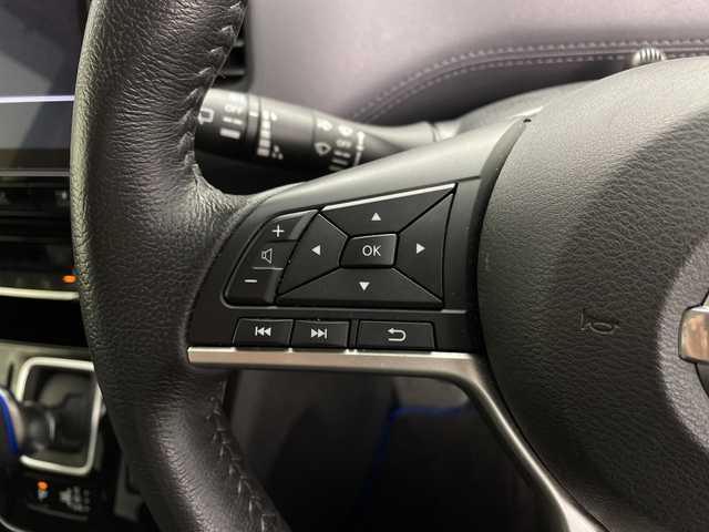 日産 セレナ e－パワー ハイウェイスター V 鹿児島県 2020(令2)年 3.2万km ダイヤモンドブラック 純正インチナビ/（AM/FM/CD/DVD/Bluetooth/フルセグ）/プロパイロット/アラウンドビューモニター/デジタルインナーミラー/両側パワースライドドア/ETC2.0/セーフティパックB/オートホールド/電子パーキング/ハーフレザーシート/パーキングアシスト/純正ドライブレコーダー/スマートキー/LEDヘッドライト/オートライト/オートハイビーム